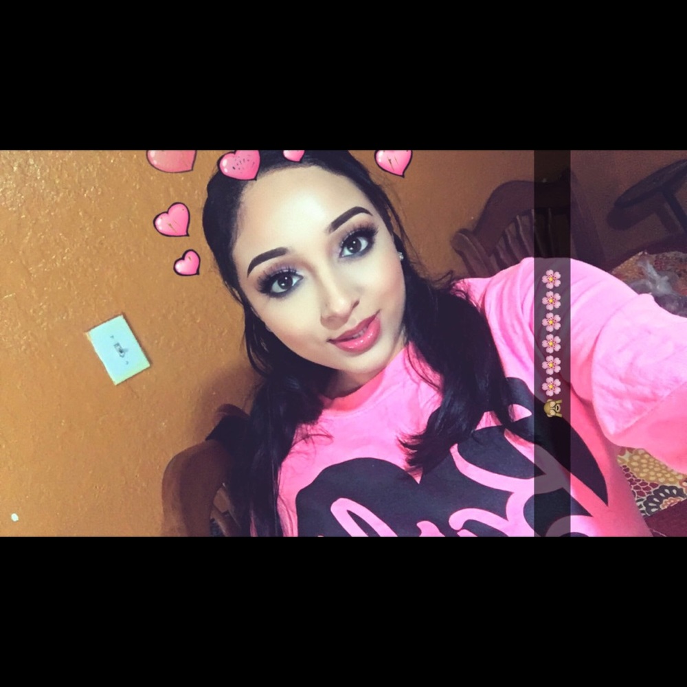 Meet your Posher, Yesenia